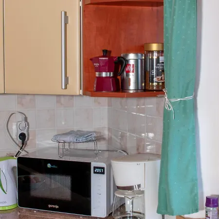 House On The Of The Hill *