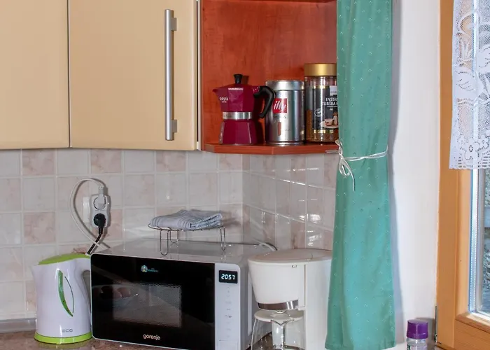 House On The Of The Hill *